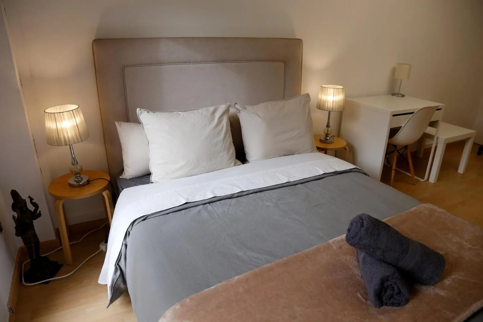 Sunny And Central Double Room Metro L5-L1 Barcelona Spain