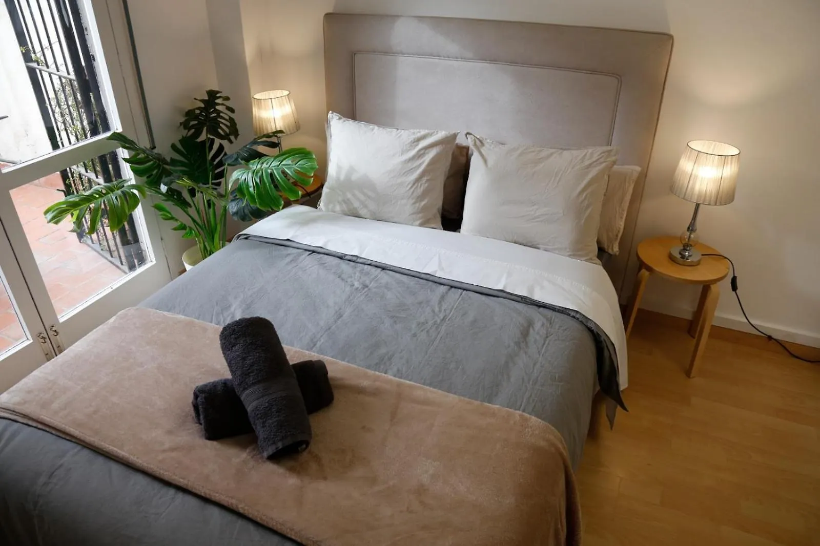 Sunny And Central Double Room Metro L5-L1 Barcelona Guest house