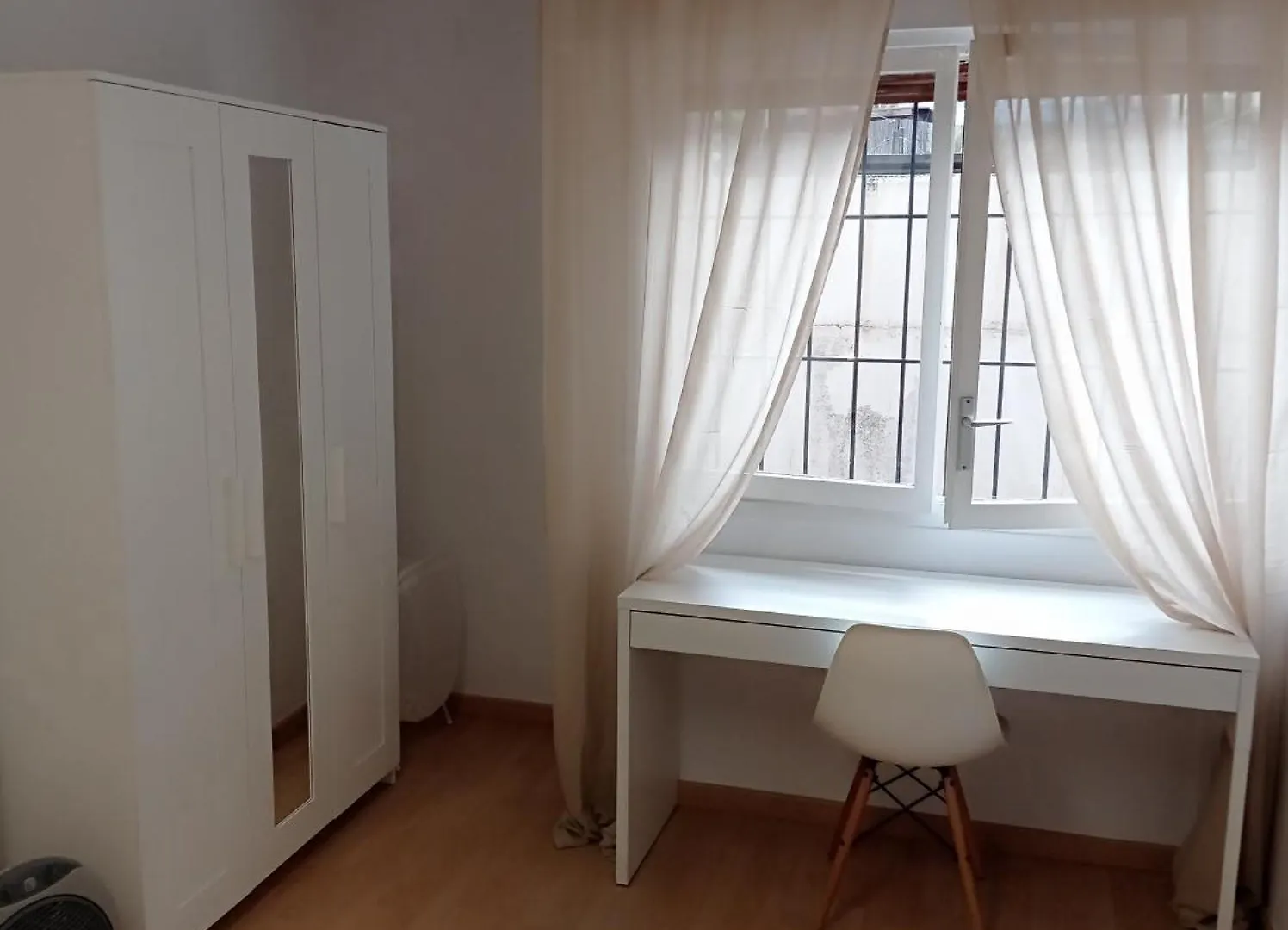 Guest house Sunny And Central Double Room Metro L5-L1 Barcelona