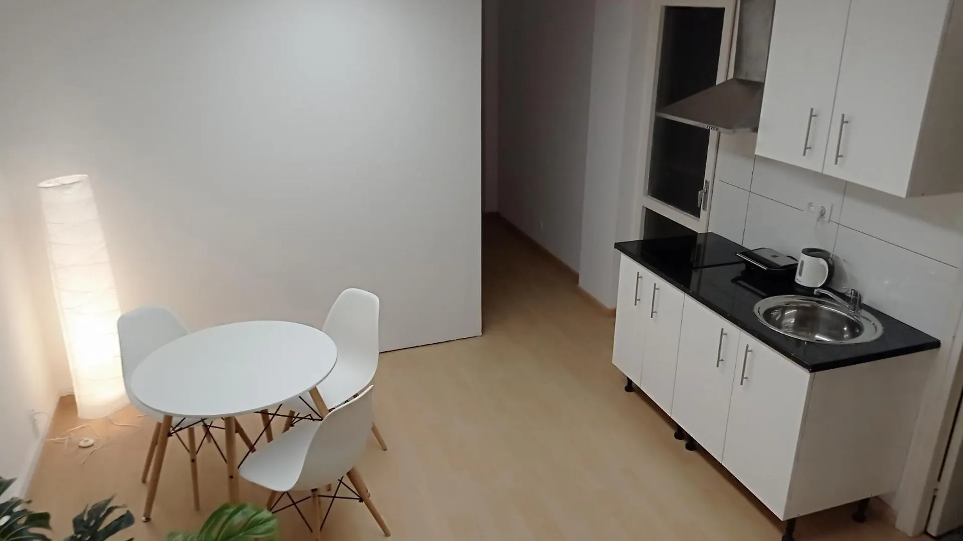 Sunny And Central Double Room Metro L5-L1 Barcelona 0*,
