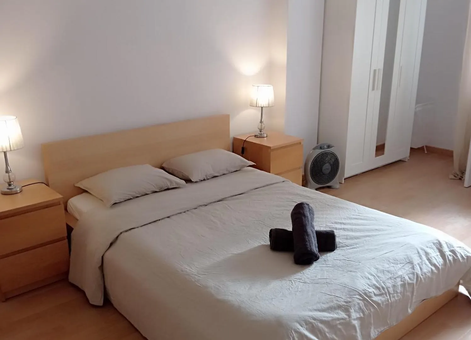 Sunny And Central Double Room Metro L5-L1 Barcelona